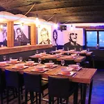 Music City Oda ve Kahvaltı Wibrin
