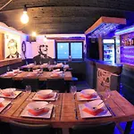 Music City Oda ve Kahvaltı 3*