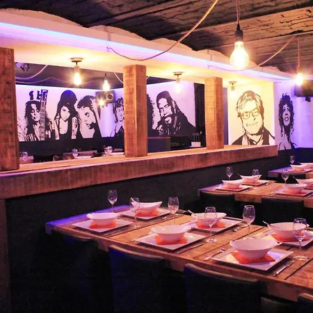 Bed & Breakfast Music City 3*